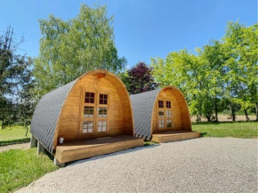 Domaine privé avec piscine et terrain de pétanque